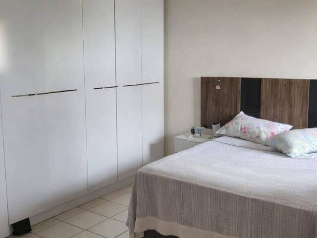 Sobrado para Venda em Taubaté - 4